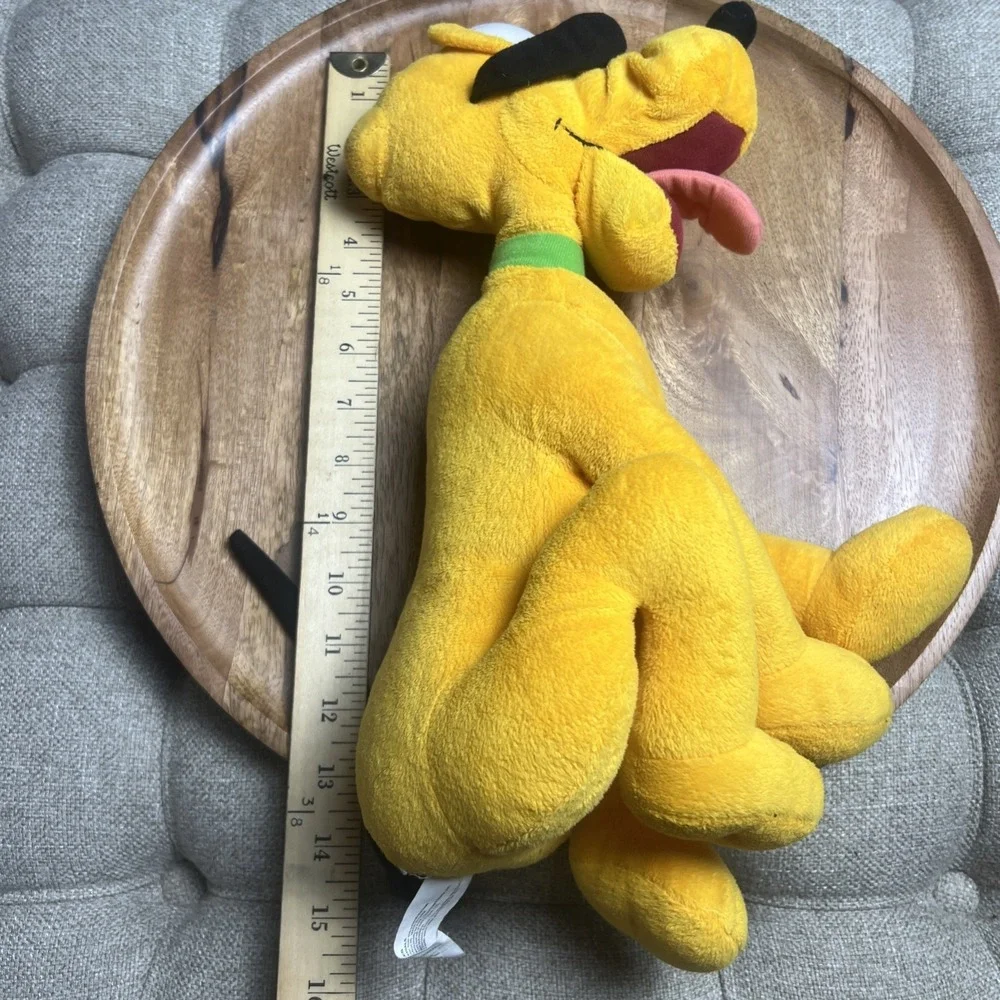 Disney Pluto‎ Plush 16